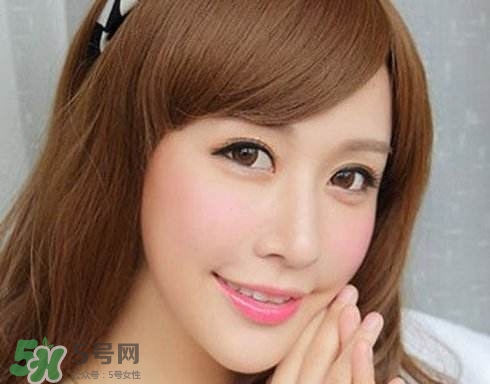 ��Ƥ���ʺ�ʲô��ɫ������?��Ƥ����ʲô��ɫ����ÿ�?